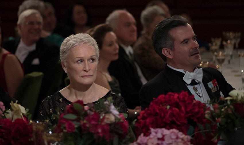 Glenn Close plays Joan Castleman, the long-suffering wife of novelist Joe Castleman (Jonathan Pryce).