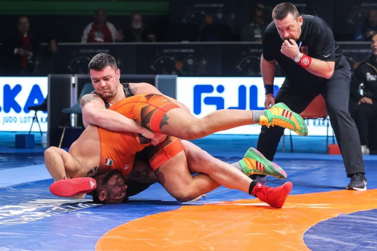 Ryan Malo '11 wins Italian heavyweight wrestling title