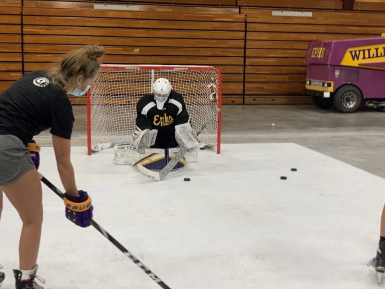 From the roller rink to the ice; Californian goaltender commits to