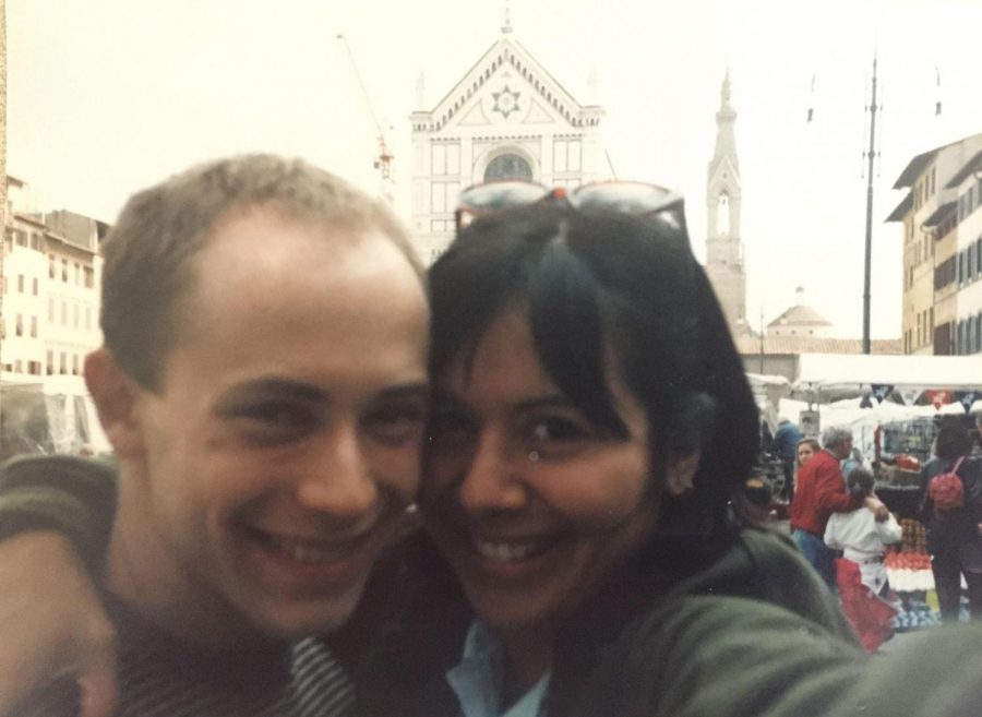 Sara Diaz ’93 took a selfie of her and Jamie Kerman ’93 with a bulky 35mm camera in front of Santa Croce, Florence. (Photo courtesy of Sara Diaz.)