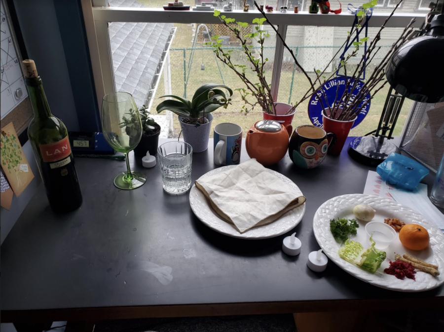 A seder plate with symbolic foods, each of which represent parts of the Passover story. (Photo courtesy of Rosa Kirk-Davidoff ’21.)