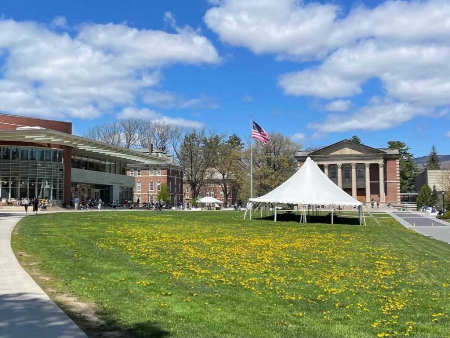 Students will no longer be required to wear masks while outdoors, whether vaccinated or unvaccinated. (Annie Lu/The Williams Record)