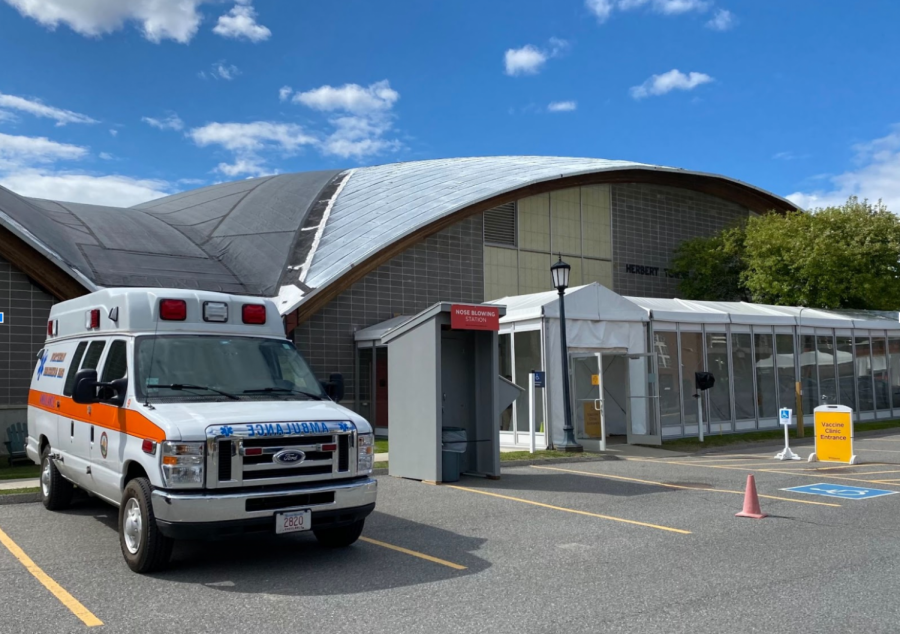 The vaccine clinic entrance was located at the east door of the Towne Field House, which also serves as the site for the College’s COVID testing program. (Fiona Seibert/The Williams Record)