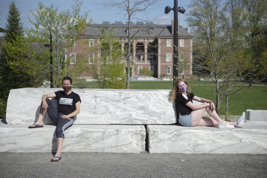 Nelly Lin-Schweitzer ’21 (left) and Caleigh Paster ’21 (right) reflect on their senior year. (Katie Jung/The Williams Record)