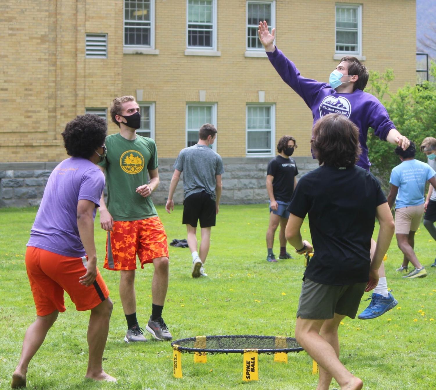 A search for the soul of Spikeball: Why the game is such a hit on campus –  The Williams Record