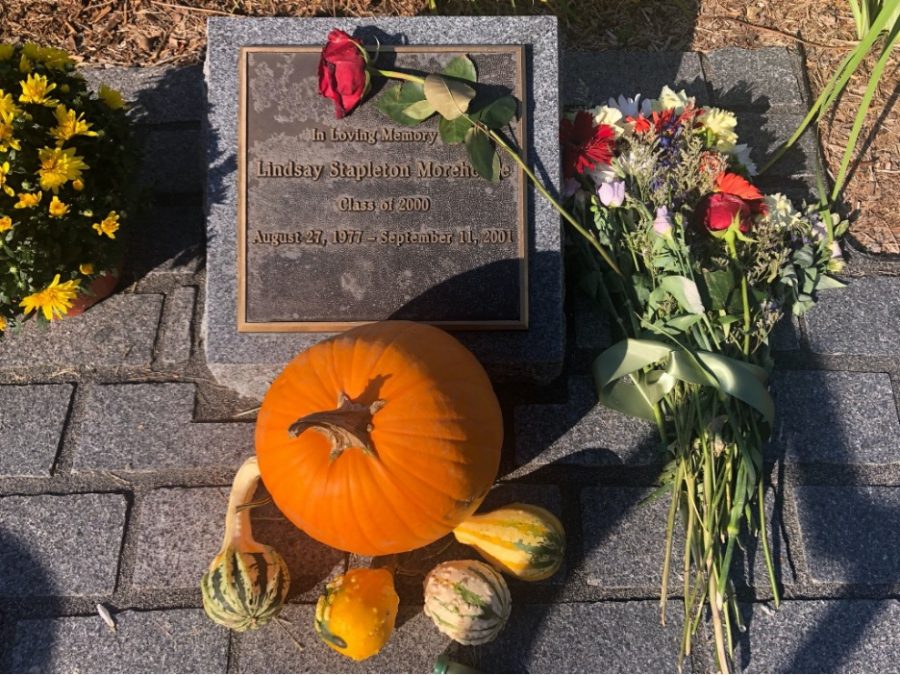 Located by the tennis courts is a memorial to Lindsay Morehouse ’00, one of the three alums who died in the 9/11 attacks. (Irene Loewenson/The Williams Record.)