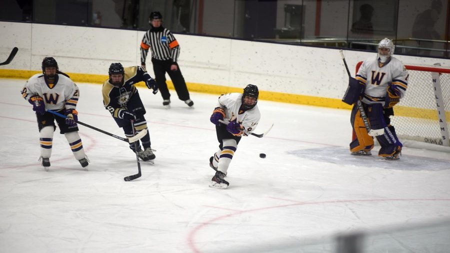 Women’s ice hockey beats Wesleyan 3-1 in second weekend matchup