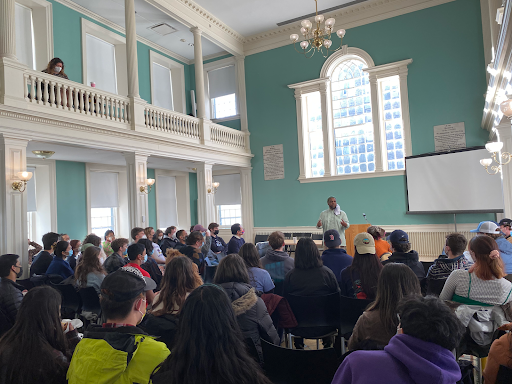 Students crowded into a Griffin classroom to see the Feb. 18 fishbowl discussion between Topjor Tsultrim ’22 and Micaela Foreman ’23. (Shizah Kashif/The Williams Record)