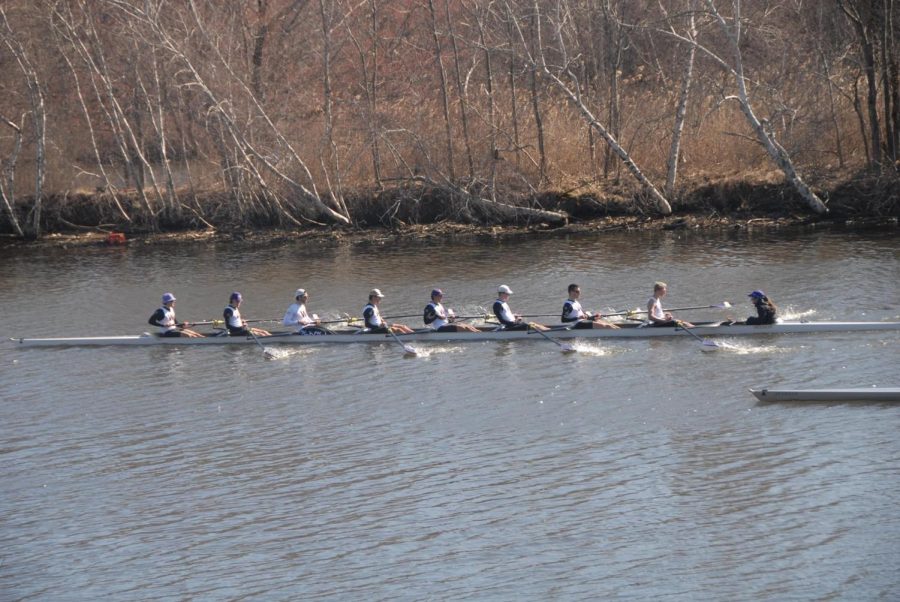 No. 1 ranked men’s crew beat No. 2 Tufts and MIT on Saturday.