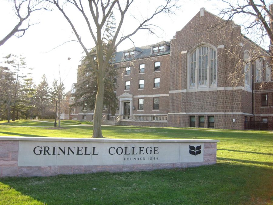 IOIT: Grinnell student dining workers’ union expands to include all Grinnell undergraduate workers