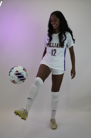 During a media day for the women’s soccer team, Dabinett took photos of her former teammates, including her former entry-mate Indira Thodiyil ’25. (Photos courtesy of Olivia Dabinett.)