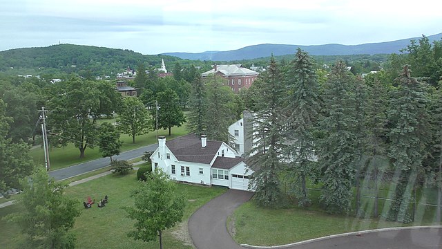 Middlebury will pay its RAs $9,600. (Photo courtesy of Wikimedia Commons.)