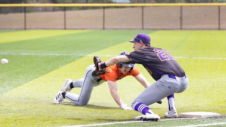 Baseball won last game of series against Hamilton on Saturday.