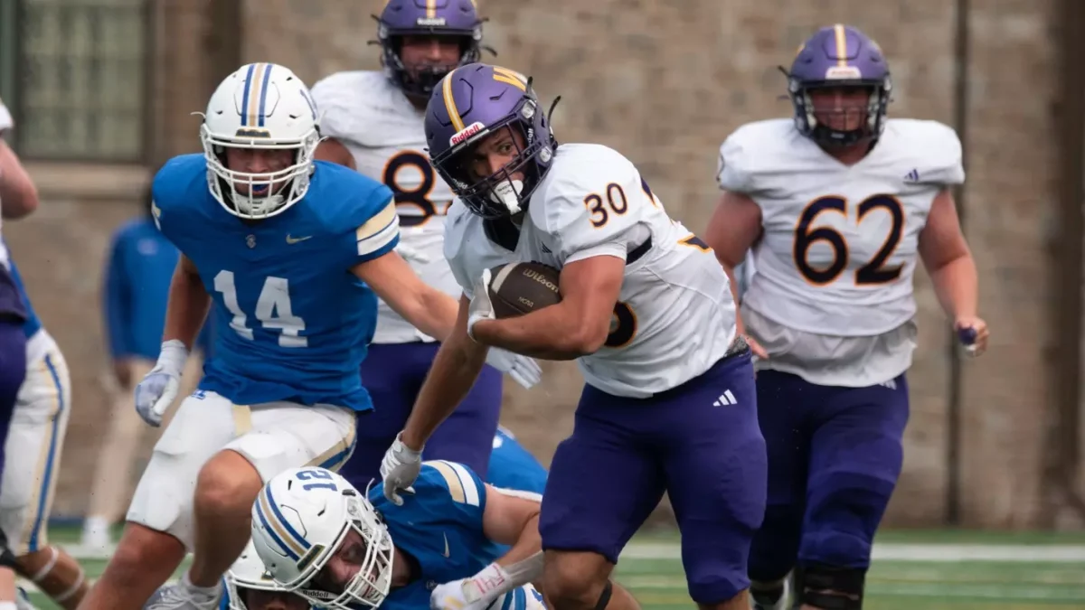 The Ephs’ offense found success on the ground against the Continentals. (Photo courtesy of Sports Information.)
