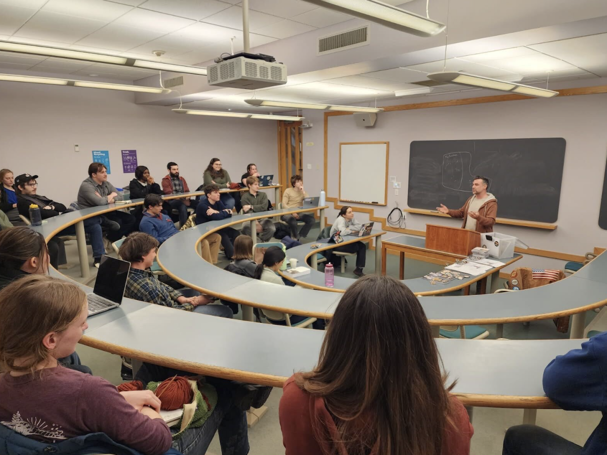 Jeromie Whalen addresses College Democrats