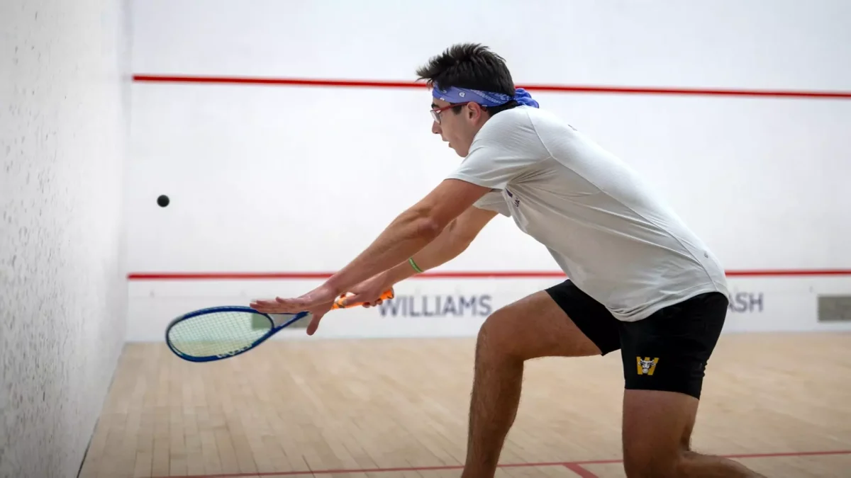 Men’s squash advanced to the NESCAC semifinals before falling to Tufts. (Photo courtesy of Leonard Lee.)
