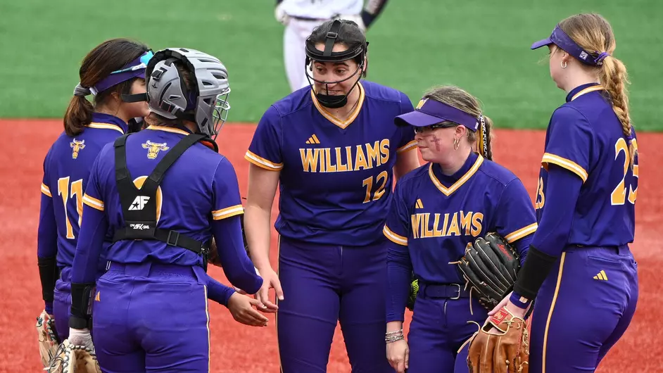 Softball saw mixed results in both their doubleheaders over the weekend. (Photo courtesy of Maya Singh.)